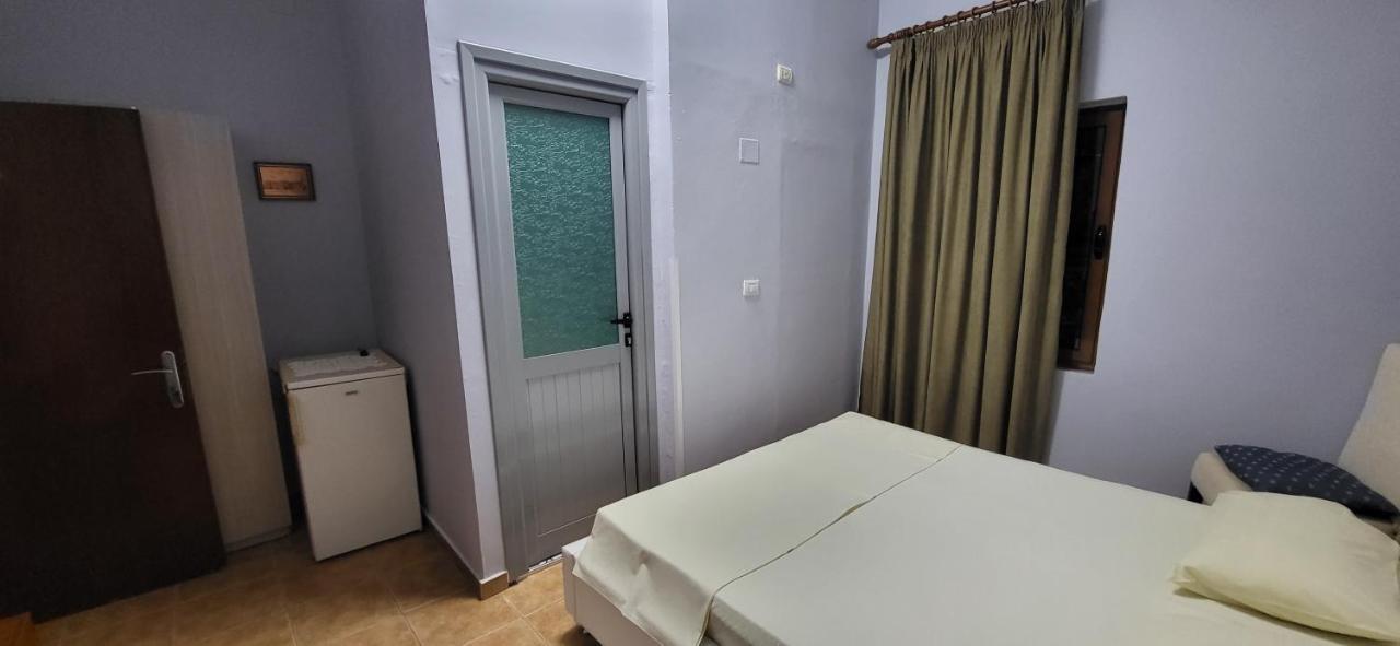 Jon Rooms Himare Bagian luar foto