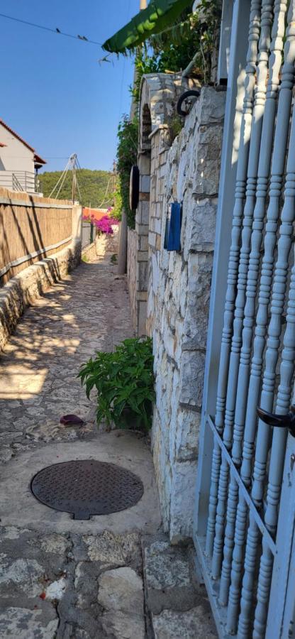 Jon Rooms Himare Bagian luar foto