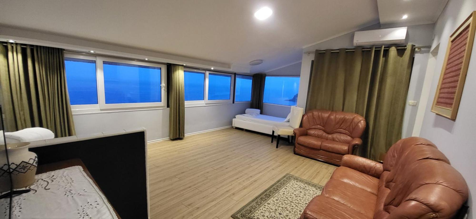 Jon Rooms Himare Bagian luar foto